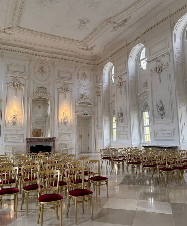 Blogbeitrag - Österreich Saal Schloss Hof